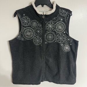 Croft Barrow Size Large Gray Snowflake Embroidered Fleece Zip Front Vest